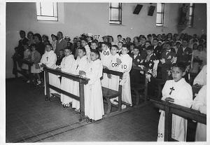 COMMUNIONS ORAN MARAVAL NOTRE DAME DE LOURDES 1957 30 MAI GARCONS